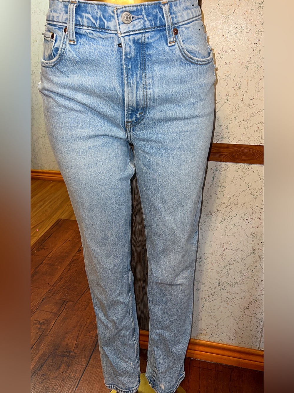 Abercrombie & Fitch The ’90s Straight Ultra High Rise Curve Love Jeans